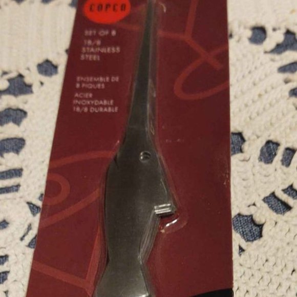 BNIB Fish Shaped Appetizer and Cocktail Picks - Picture 1 of 3